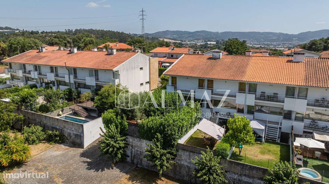 Moradia de Gaveto T3 com Jardim, Churrasqueira e Garagem para 3...-28