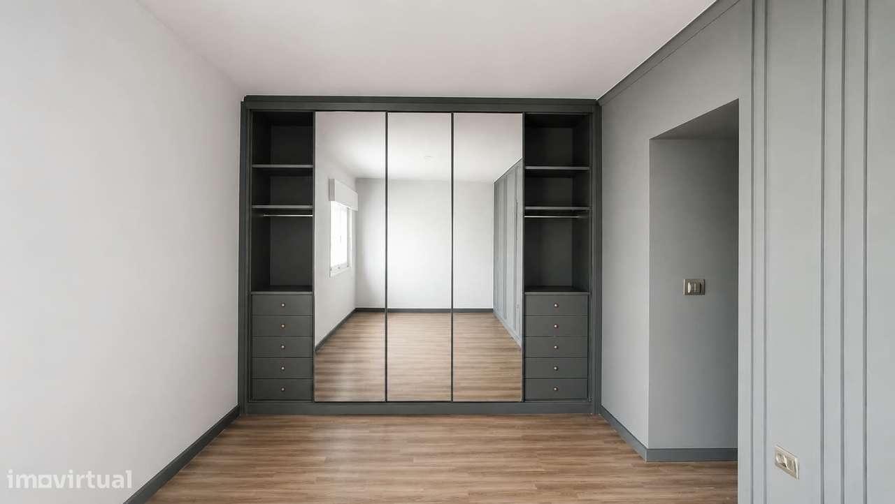 Apartamento T3 com Terraço Amplo e Exposição Solar na Ramada-9