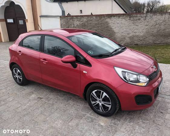 Kia Rio 1.2 Attract - 29