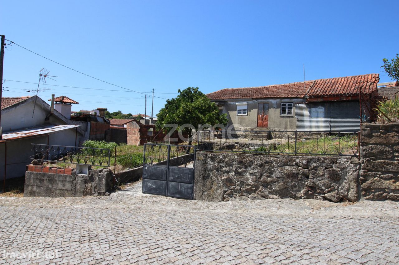 Moradia para Restaurar em Galegos S. Martinho, Barcelos, Braga