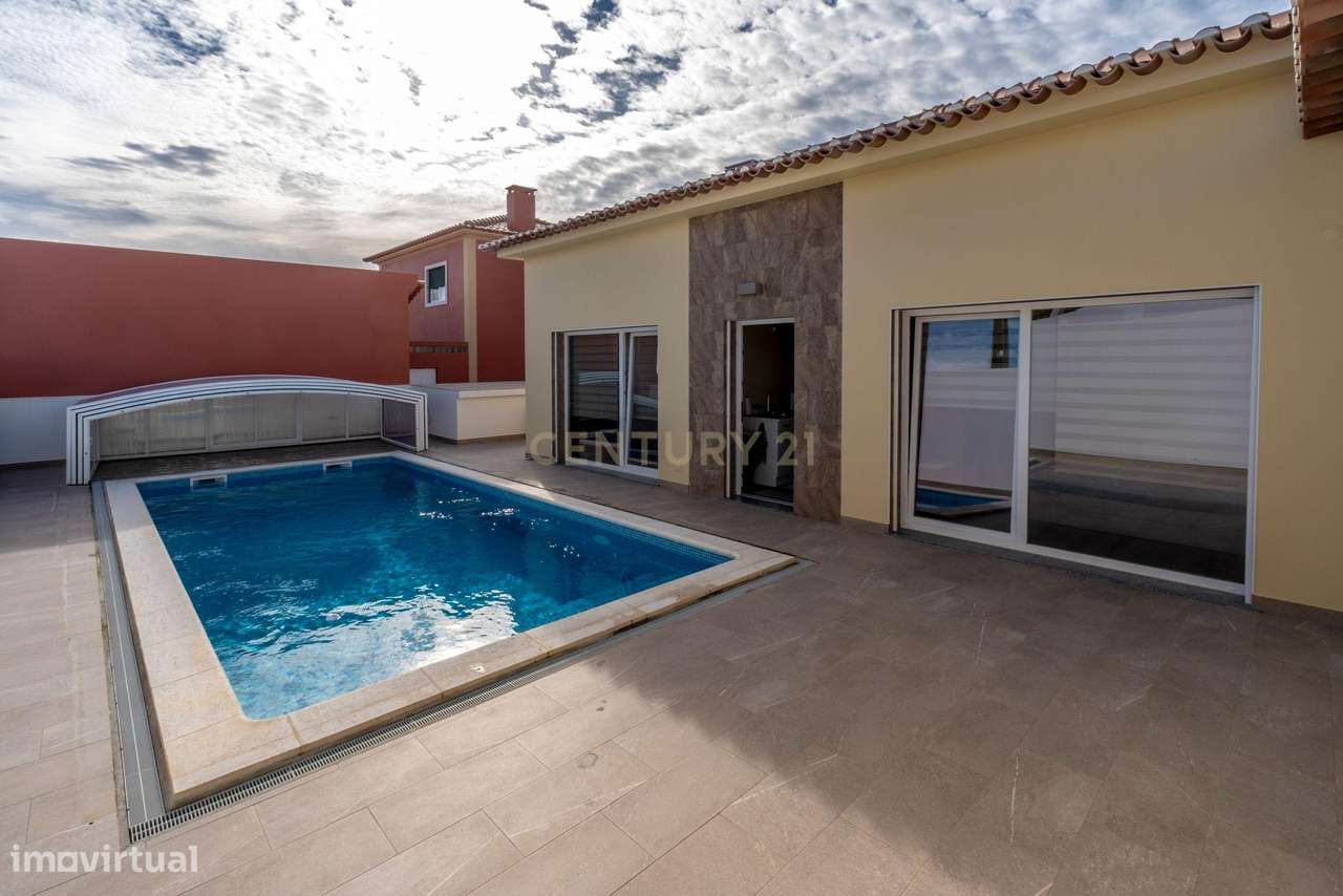 MORADIA ISOLADA TÉRREA T3 COM PISCINA AQUECIDA - ASSENTA (São Pedro d-44