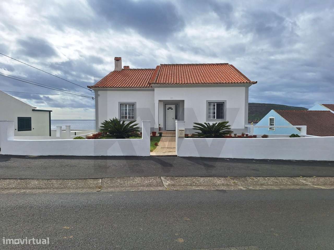 Moradia T6 em Porto Judeu, primeira linha do mar, Terceira - Grande imagem: 2/40