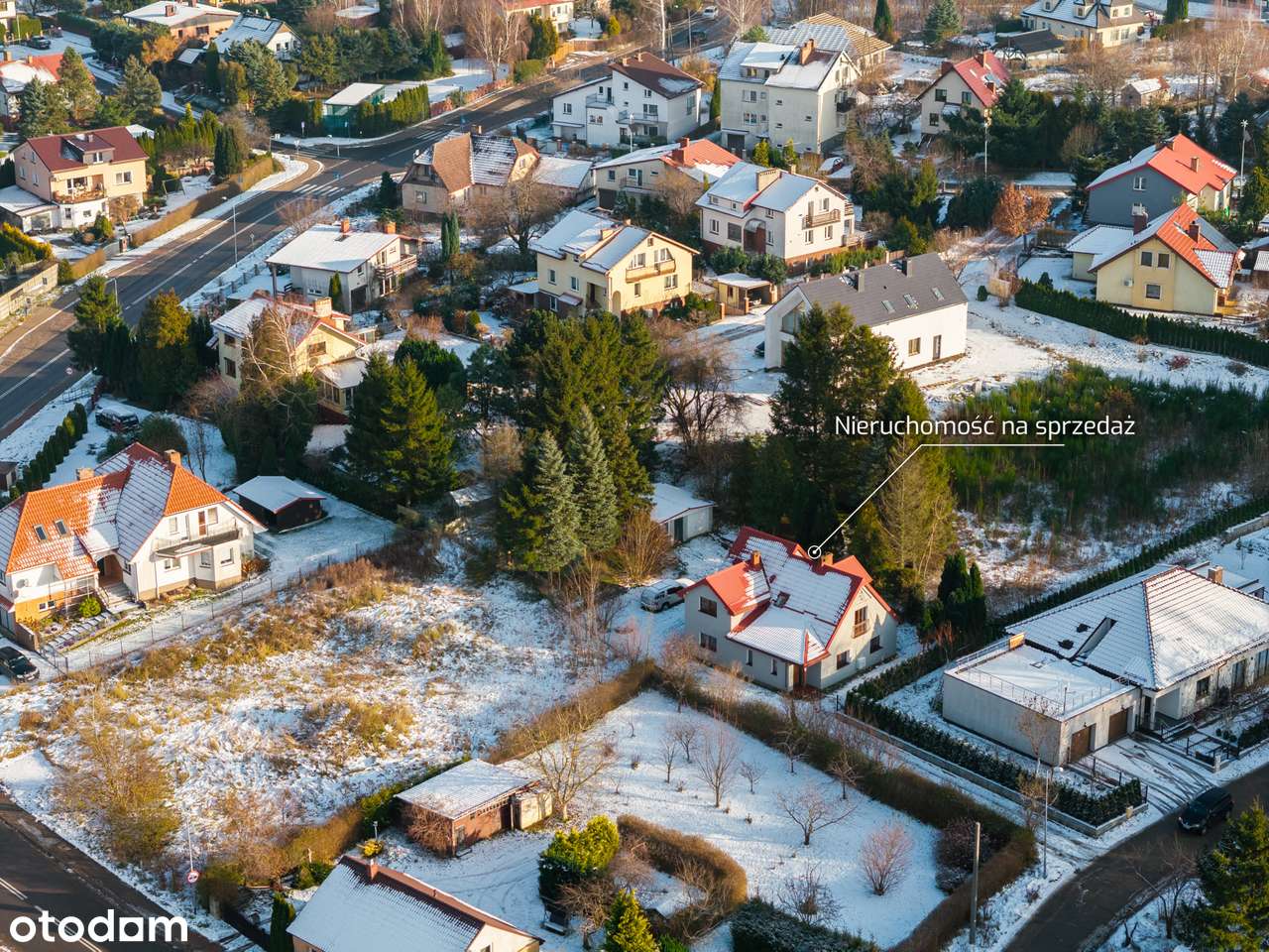 Przestronny dom z 6 pokojami w świetnej lokalizacji-Koszalin, Raduszka-0
