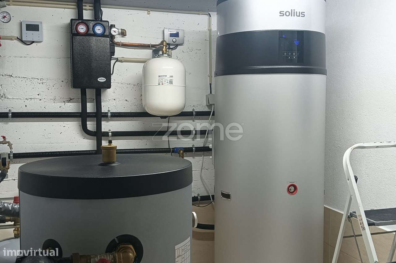 Moradia Térrea Semi- nova com piscina-28