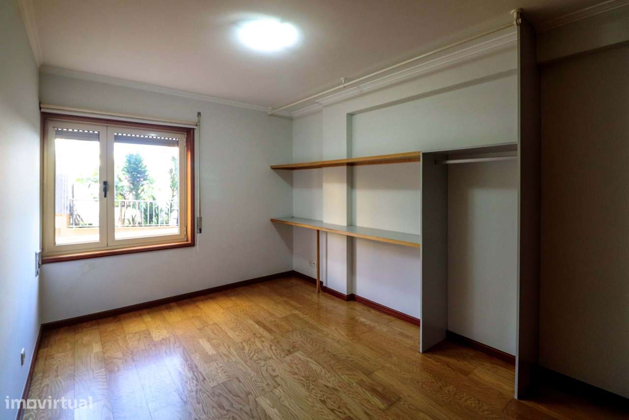 Apartamento T3 com suíte, em Sanguedo-16