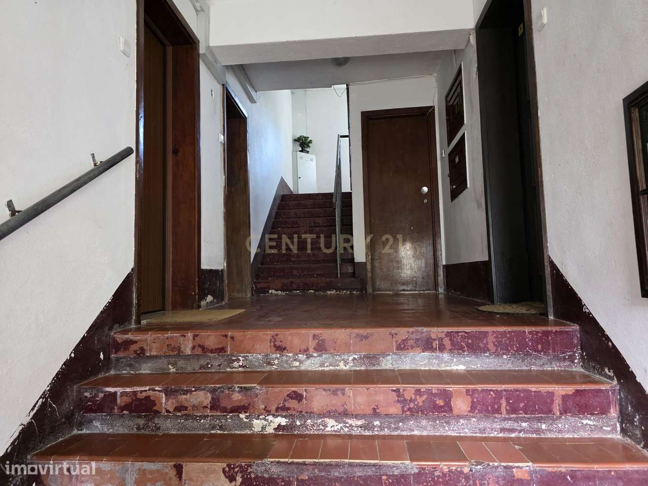 Apartamento T3 em Monte Abraão com bons acessos e proximidade a Lisboa-21