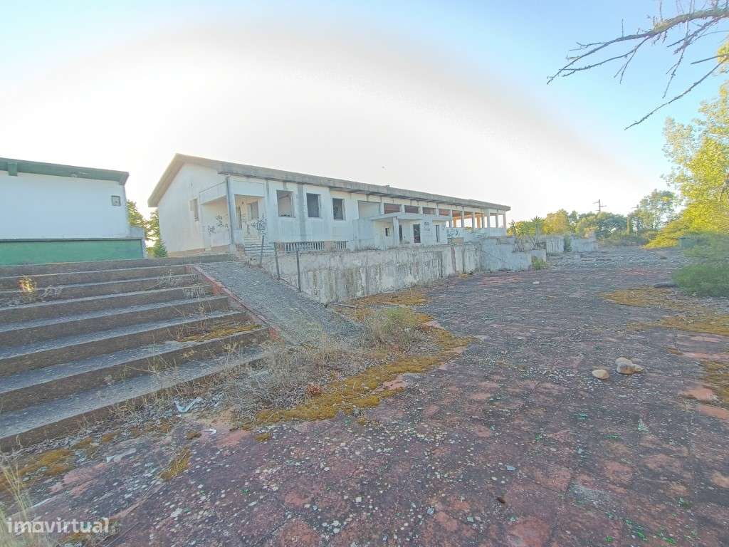 PRÉDIO PARA SERVIÇOS-25