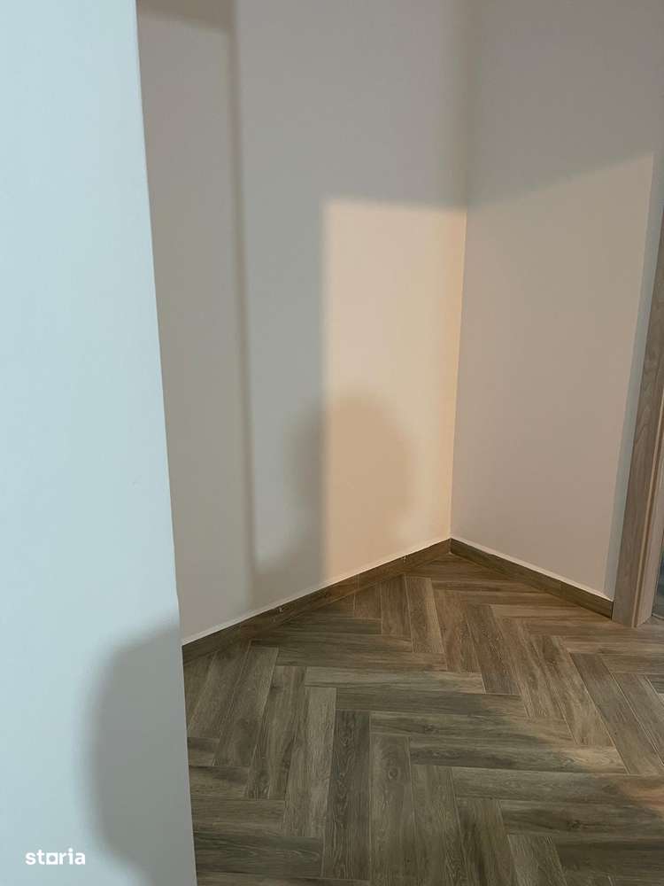 Apartament 2 cam dec, bucatarie separata etaj 1 cu parcare subterana-8