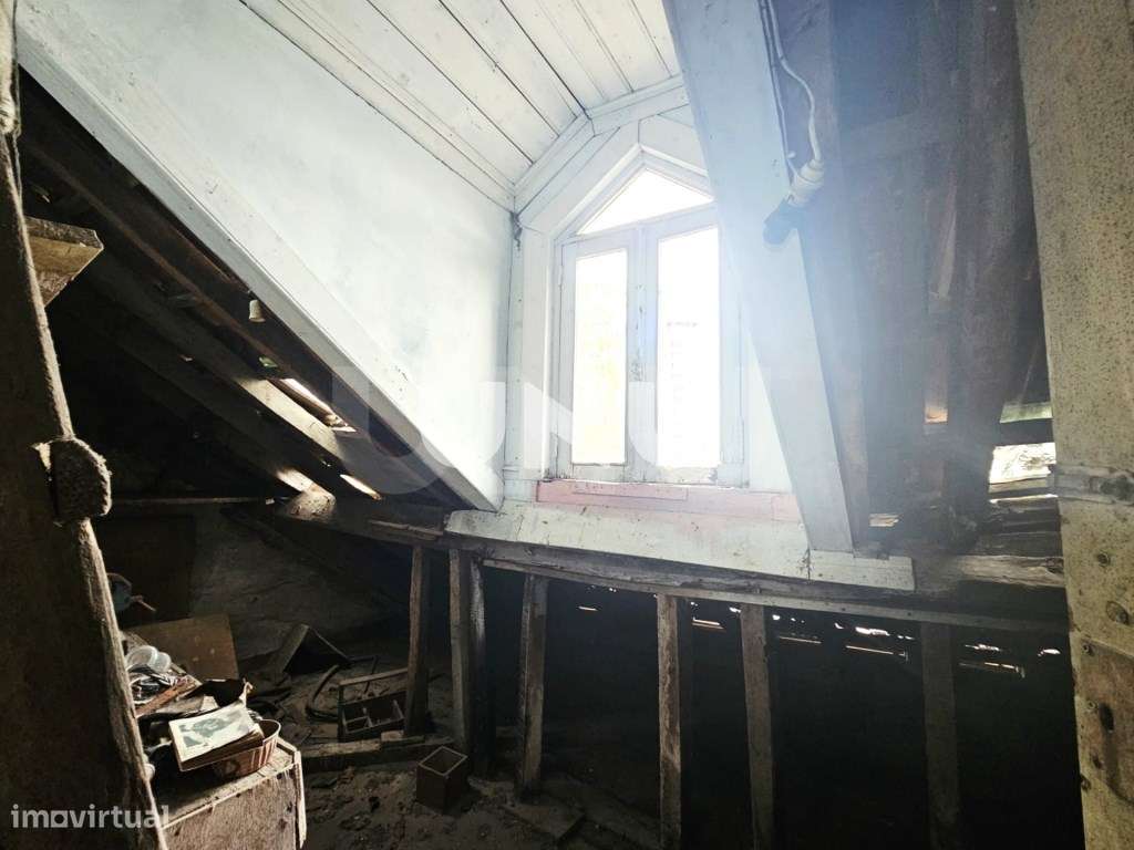 Moradia T5 - Pleno Centro Histórico de Viseu-20