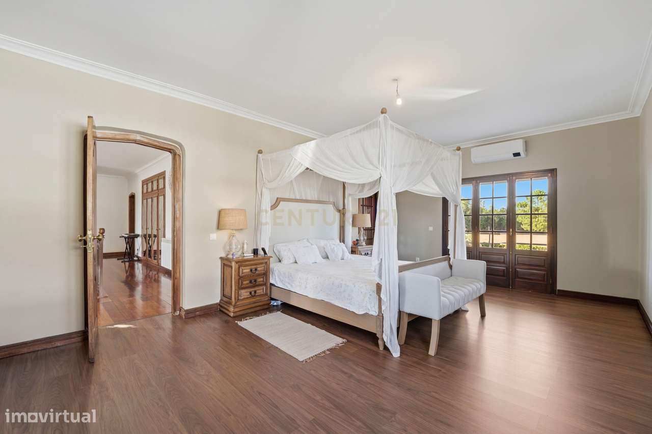 Quinta de Charme em Palmela – Renovada, Espaçosa e Pronta a Viver-17
