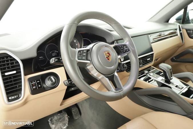 Porsche Cayenne Coupé E-Hybrid - 12