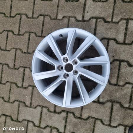 Felga aluminiowa Skoda OE Skoda Scala 6.5" x 17" 5x100 ET 40 - 3