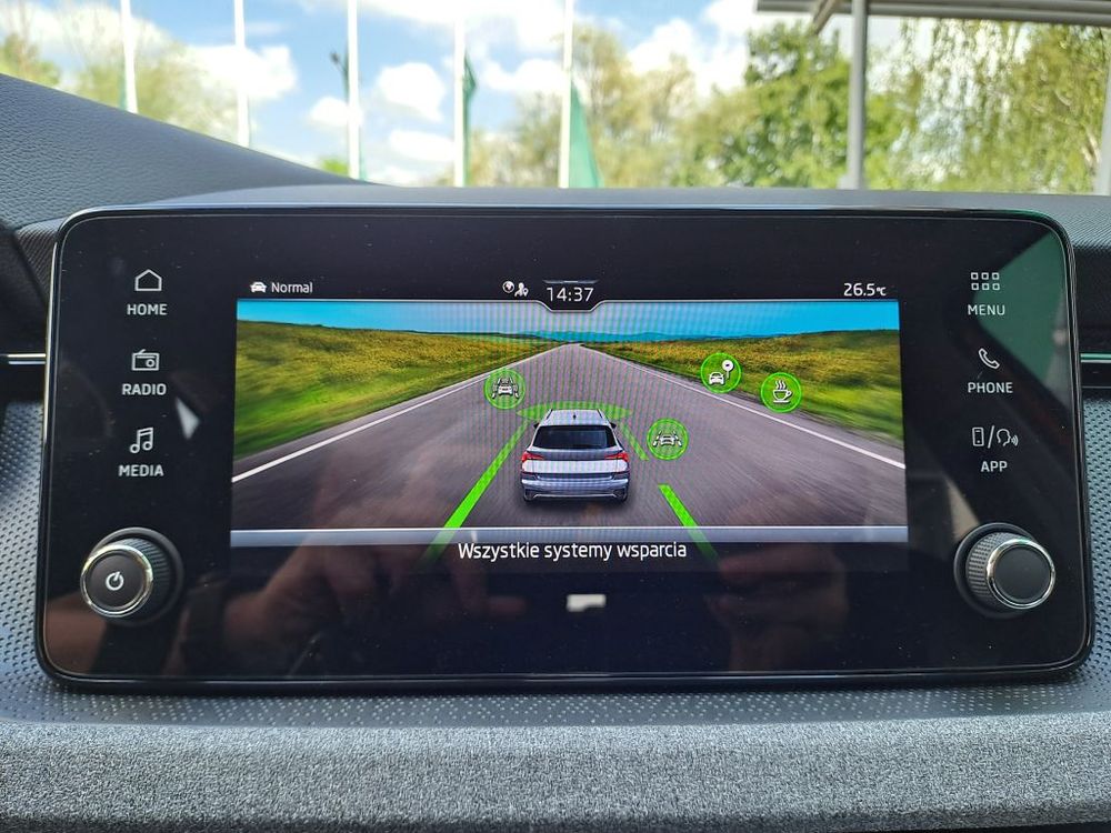 SKODA KAMIQ 1.0 TSI 115KM DSG DRIVE, bezdotykowo otwierana pokrywa bagażnika