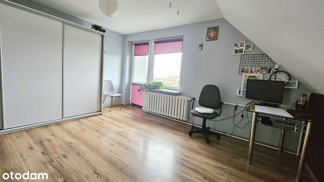 Przestronny dom z garażem w spokojnej okolicy-10