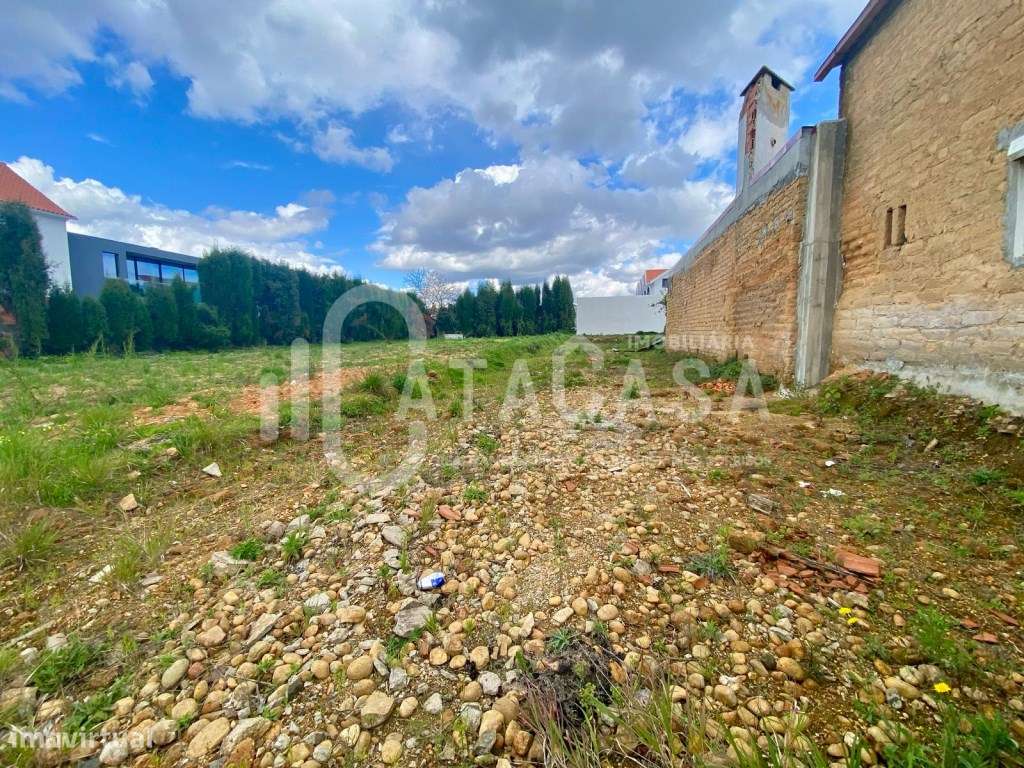 Terreno com Projeto aprovado para venda no centro de Sangalhos - Grande imagem: 1/7