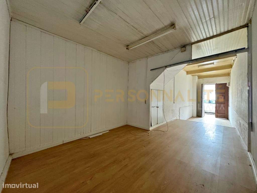 Prédio p/ Restauro no Coração de Guimarães-9