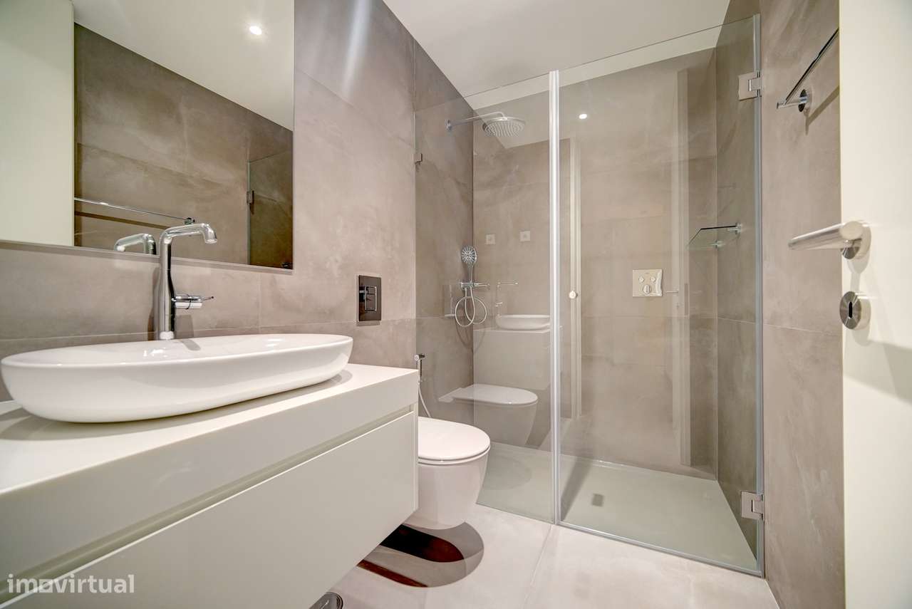 Moradia V4 Luxo na Costa da Guia-20