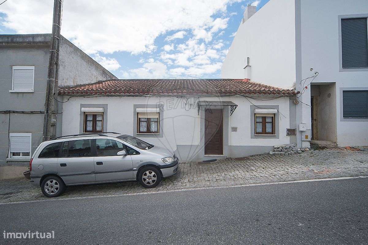Moradia T2 para venda-0