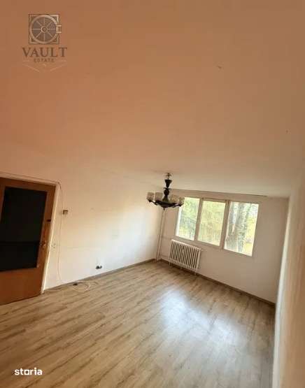 Apartament 3 camere - ETAJ 1 - 5 minute Metrou RAUL DOAMNEI-0