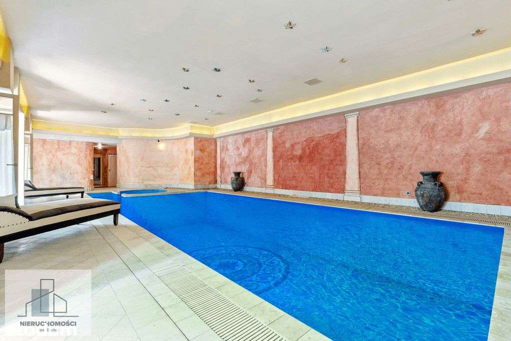 Parterowa Rezydencja Z Basenem, duża działka, styl-11