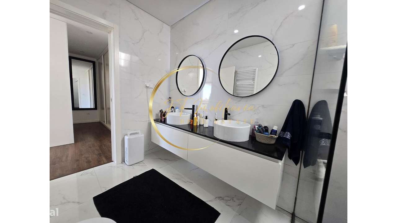 Moradia T4 de Luxo com Jardim-34