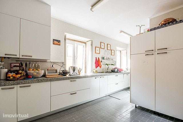 Moradia T6 com garagem, Madragoa, Estrela-18