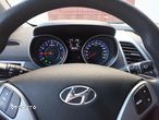 Hyundai Elantra 1.6 Style - 13