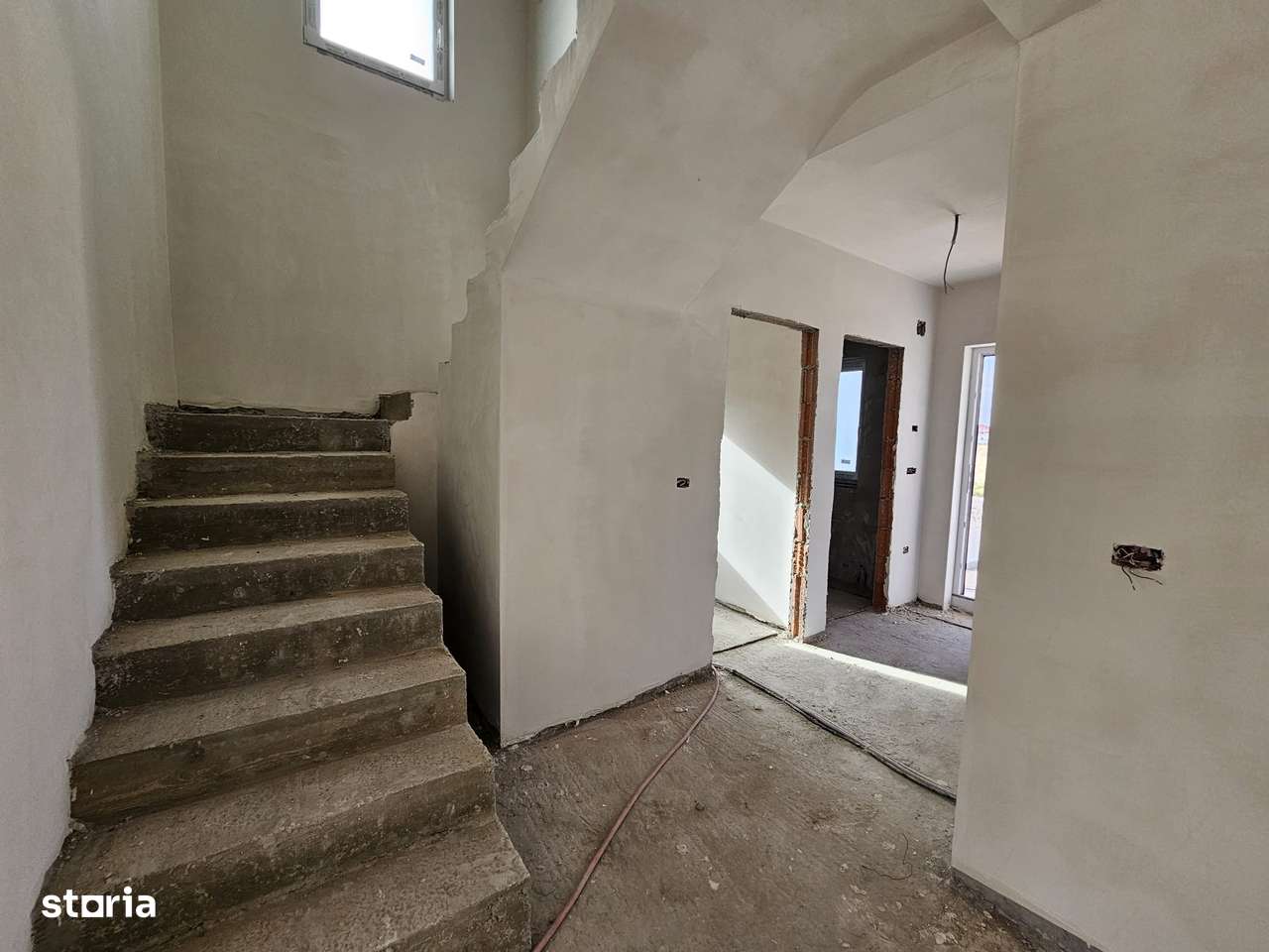 De vânzare casa în Sanmartin , zonă excelentă-5