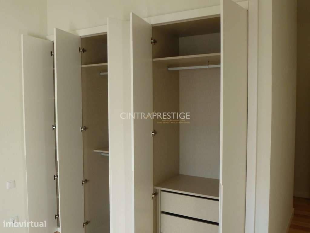 Moradia T2 totalmente recuperada em Almoçageme-19