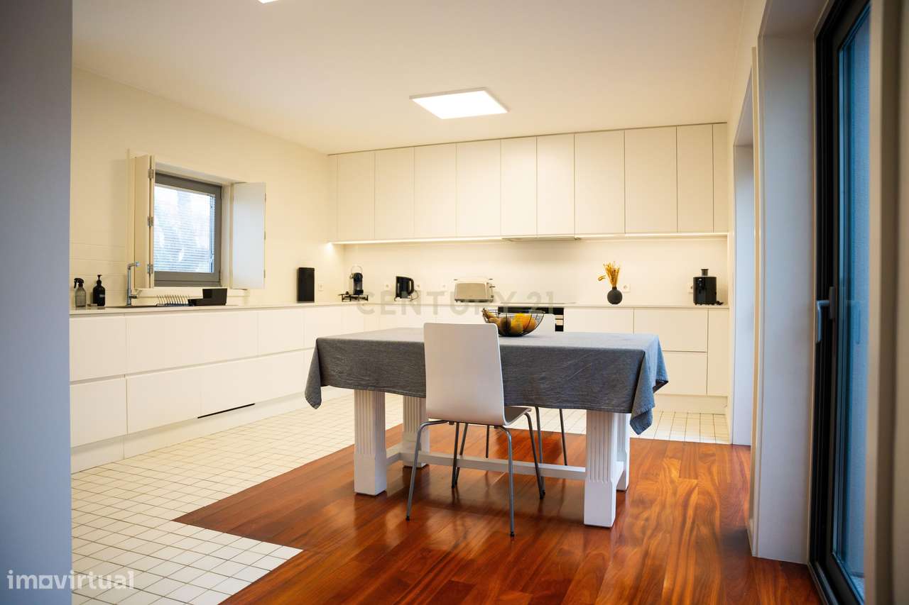 Moradia T3+1 no Bairro Marechal Gomes da Costa | 3 Frentes | Design e-9