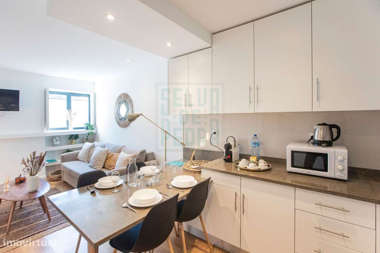 Moradia V2 mobilada e equipada para AL-17