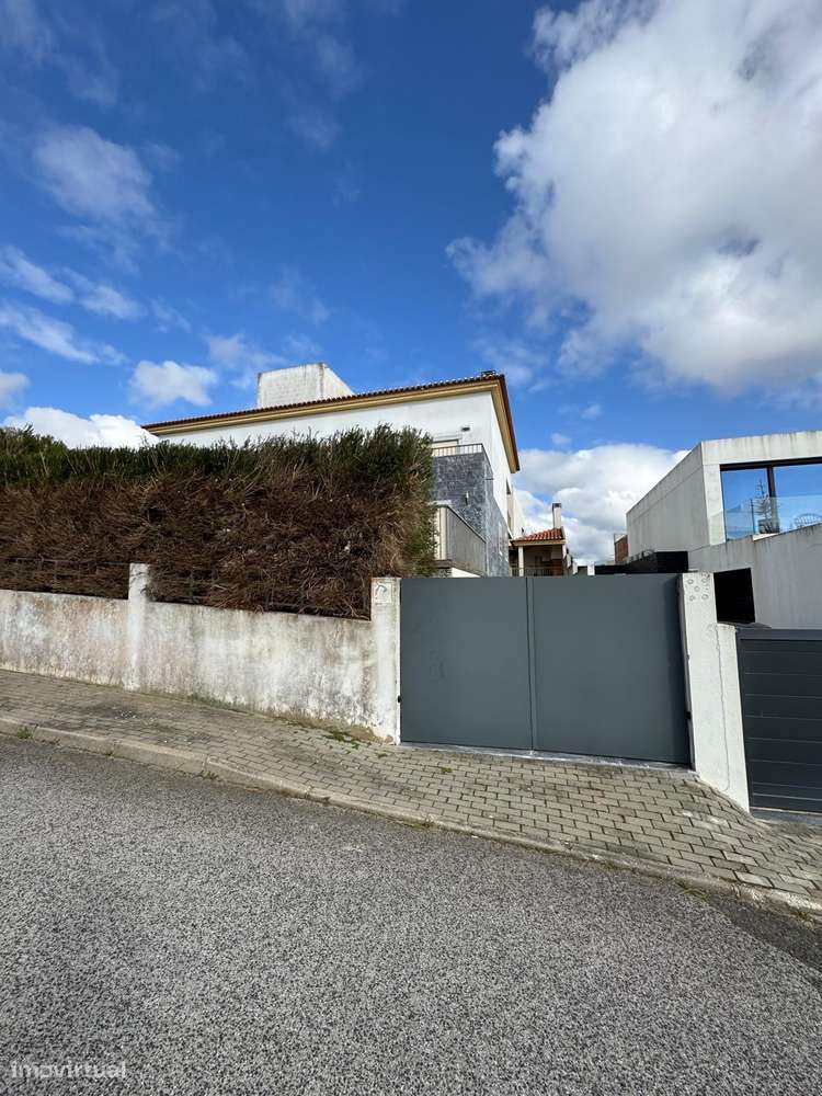 Moradia T5 com piscina, garagem e vista mar em Ericeira-3