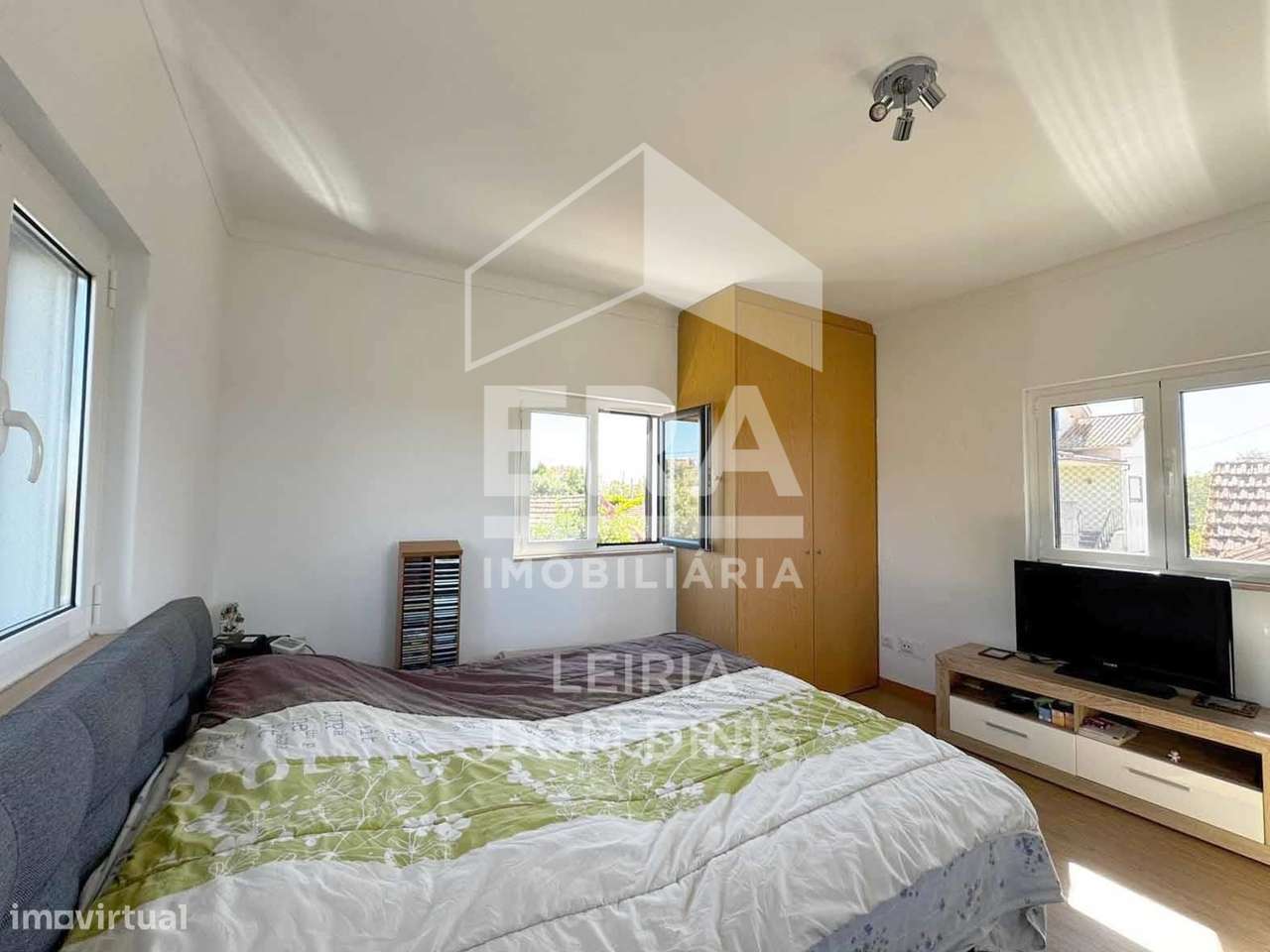 Moradia T3 inserida num terreno com 869m2-10