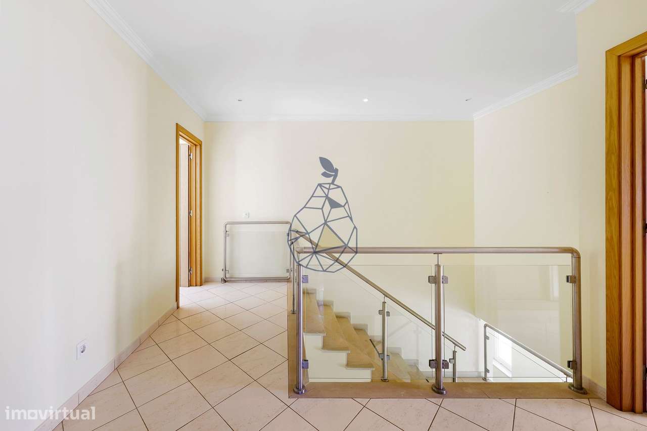 Moradia T5 com Piscina Privada, Jardim e 5 Suites em Montechoro, Albuf-46