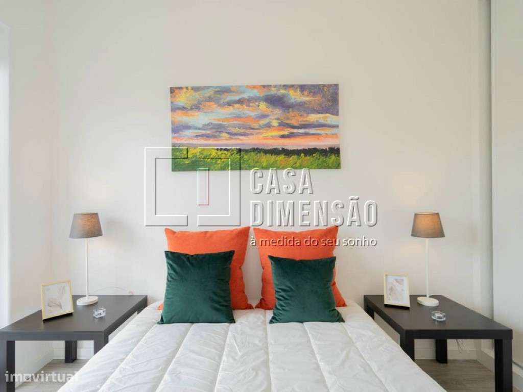 Apartamento de tipologia T3 com varandas em Benfica!!-17