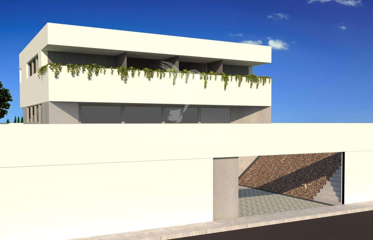 Terreno para construção de Moradia 4 frentes em Grijó, Vila Nova de... - Grande imagem: 5/15