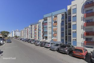 Apartamento T1+1 (Duplex), 4º andar, Rua Abade Faria, Mem Martins