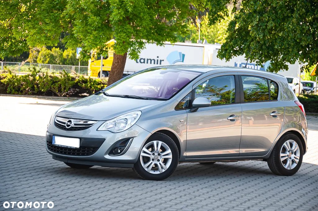 Opel Corsa 1.4 16V Satellite - 9