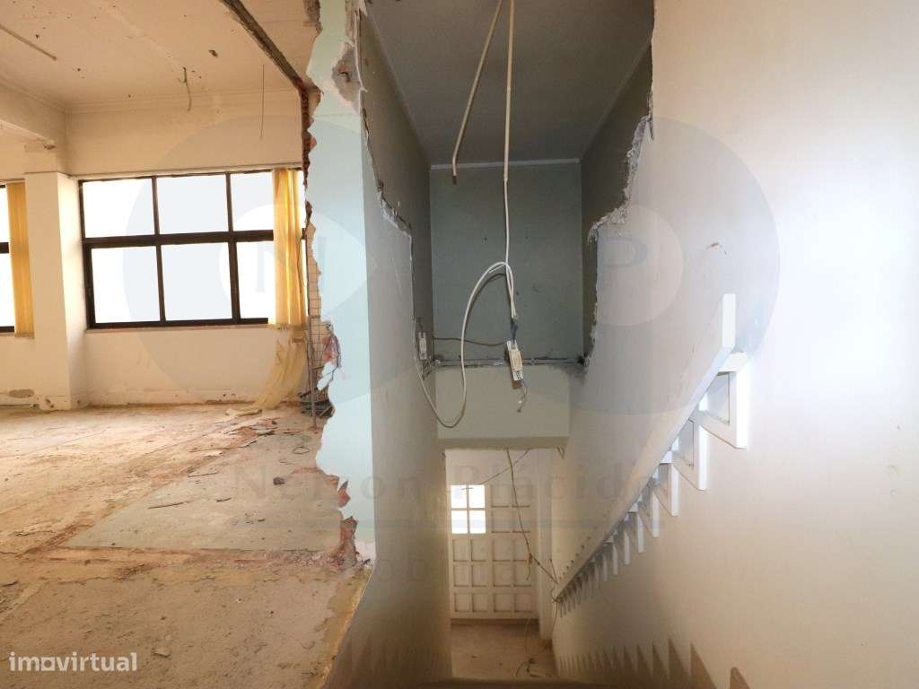 Escritórios, Co-Working ou Espaço de Múltiplas Utilizações com Esta...-15