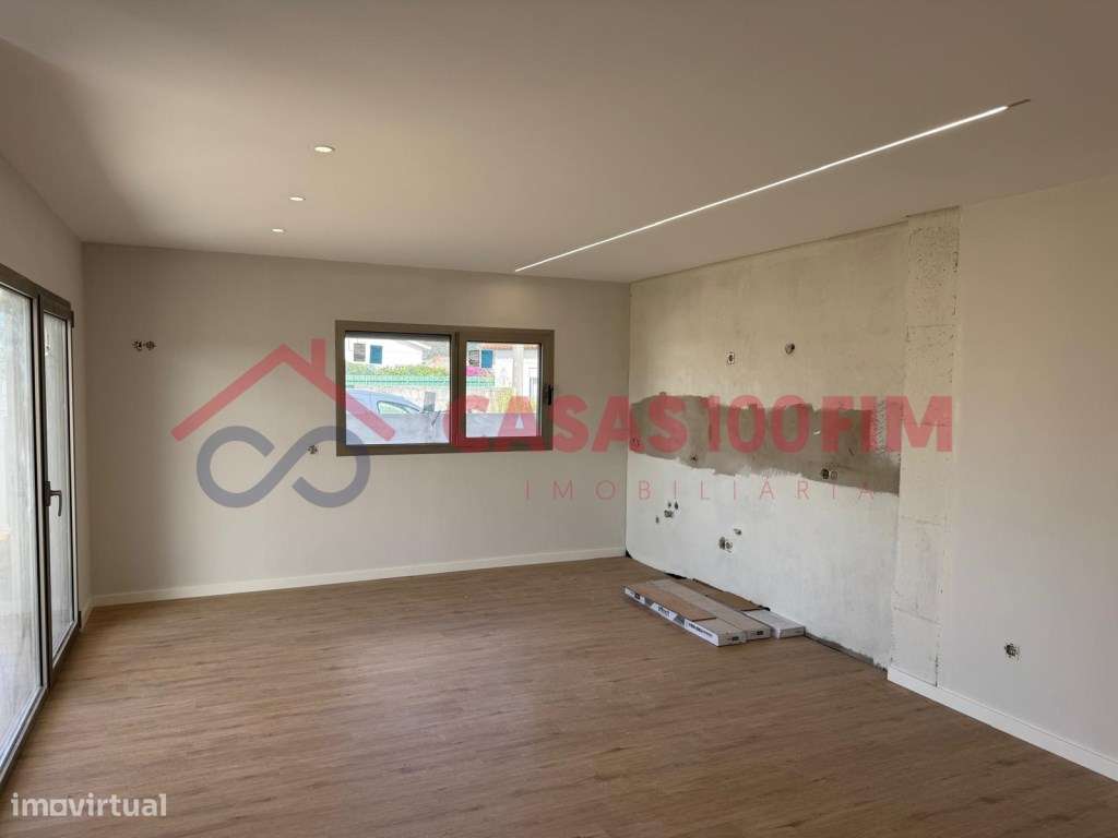 Moradias V3+1 de arquitetura moderna em construção na Jardoeira, Ba...-23