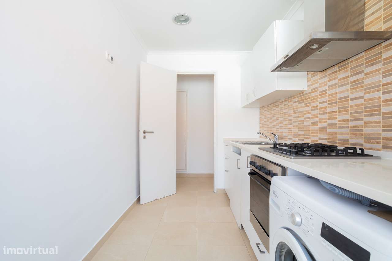 Olá Lisboa! Apartamento T1 cozinha equipada, duas casas de banho. - Grande imagem: 4/21