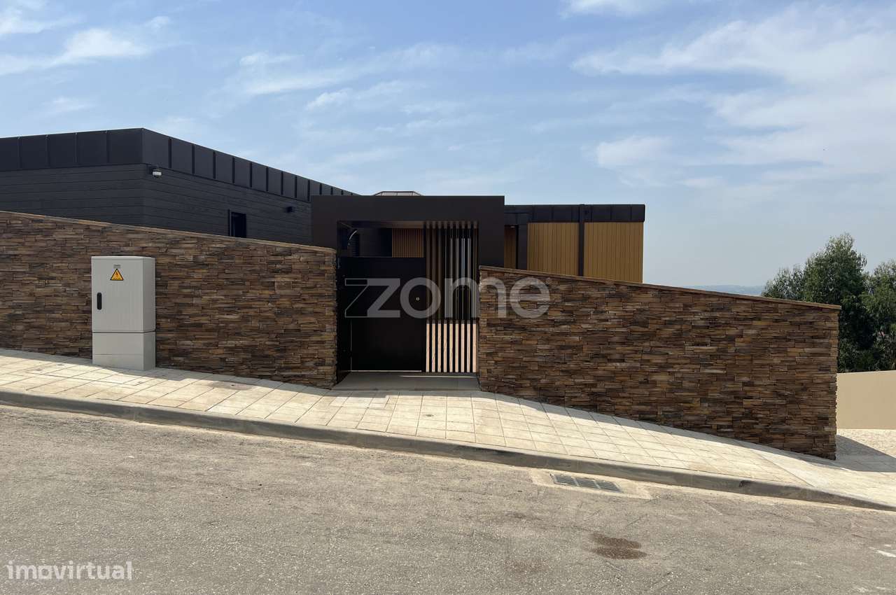 Kayo Residences - Moradias individuais T3 e T4 - Lote 2 - Grande imagem: 1/47