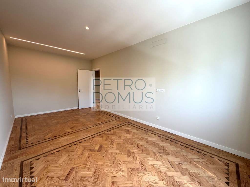 T2 TOTALMENTE REMODELADO EM CONDOMÍNIO COM PISCINA - PENHA DE FRANÇA-6