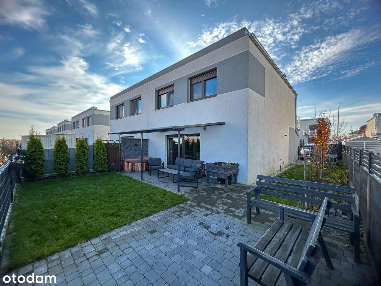 Na sprzedaż dom w zabudowie bliźniaczej - ul. Kameralna-16