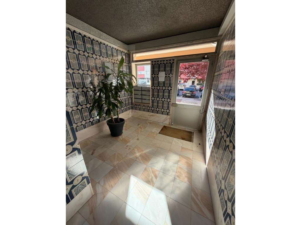 Amadora Urb. Quinta do Borel, T3, Remodelado, r/chão, Oportunidade!!!!-13