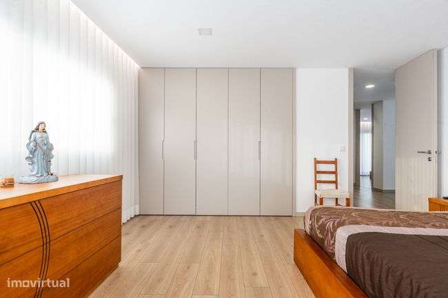 Moradia T4 à venda em Vila Verde - Loureira-14