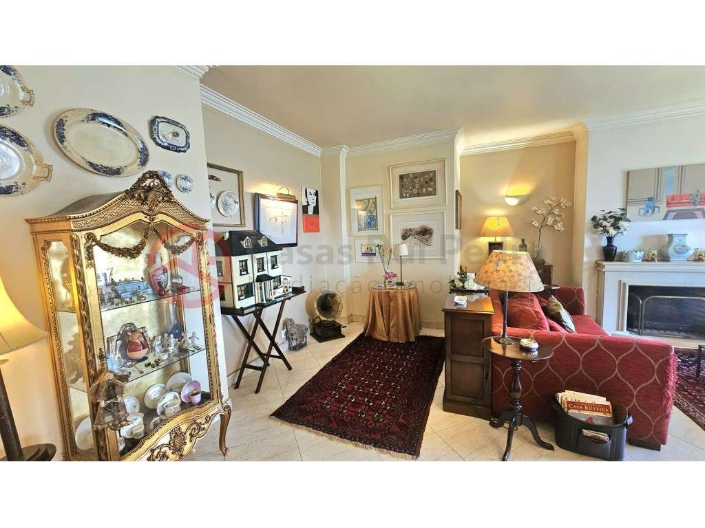 Apartamento T4 com parqueamento em prédio com elevador, Alfragide - Grande imagem: 4/39