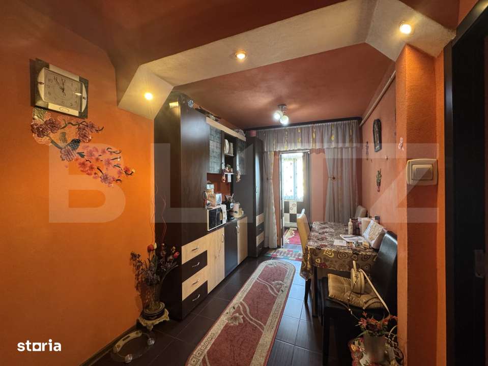Apartament cu 3 camere, decomandat, zona Mall - Imagine principală: 2/8