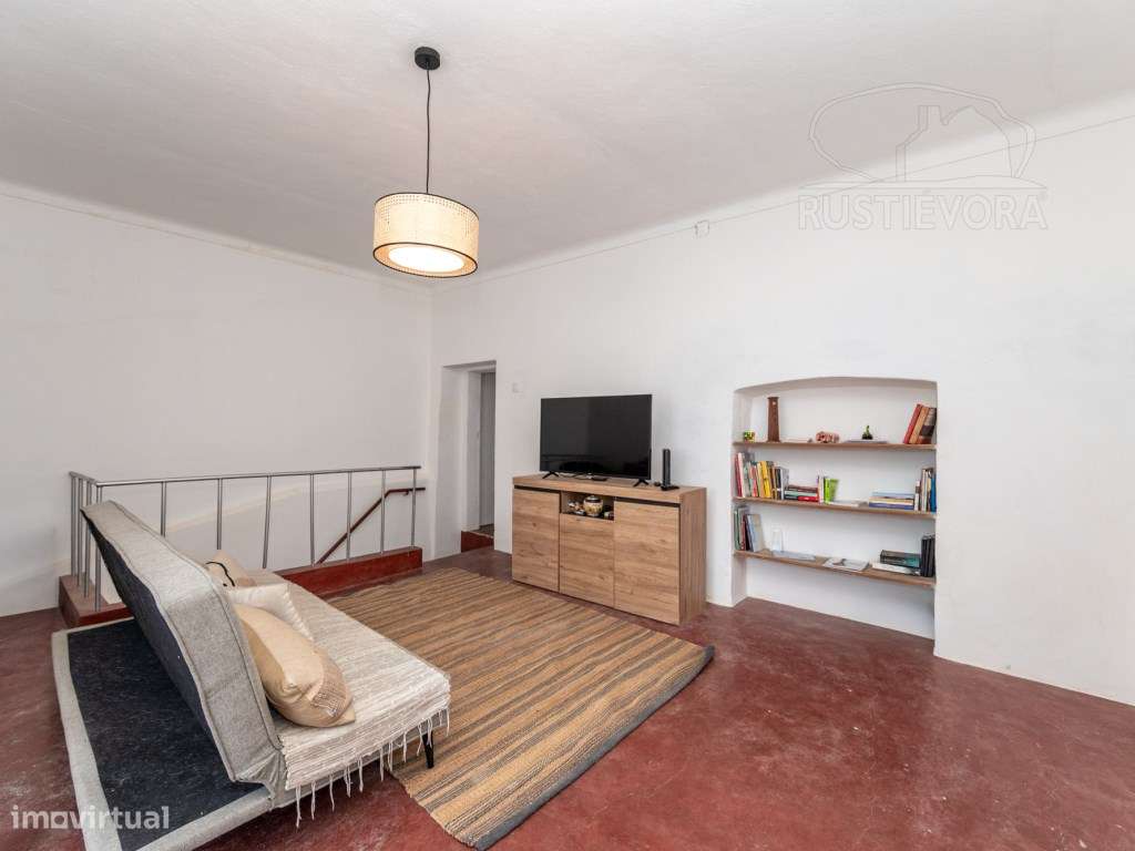 Moradia T2 em Cabeção com terraço-11