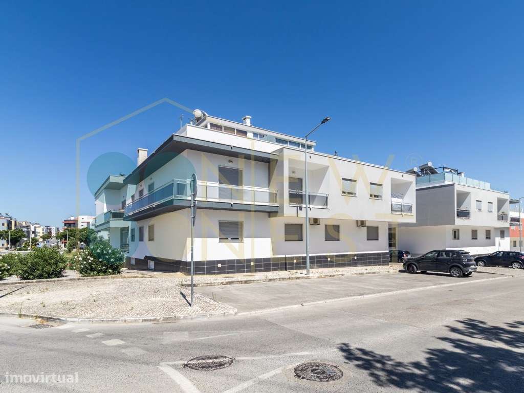 Apartamento T4 com Terraço, 3 varandas, 2 Parqueamentos e Arrecadaç...-59